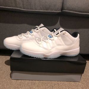 Jordan 11 low legend blue